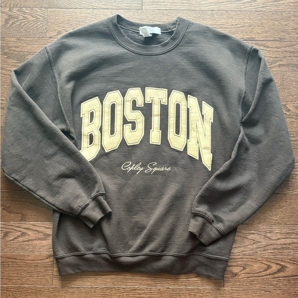 Size M Boston Graphic Men's Sweater  sweatshirt - Picture 2 of 3
